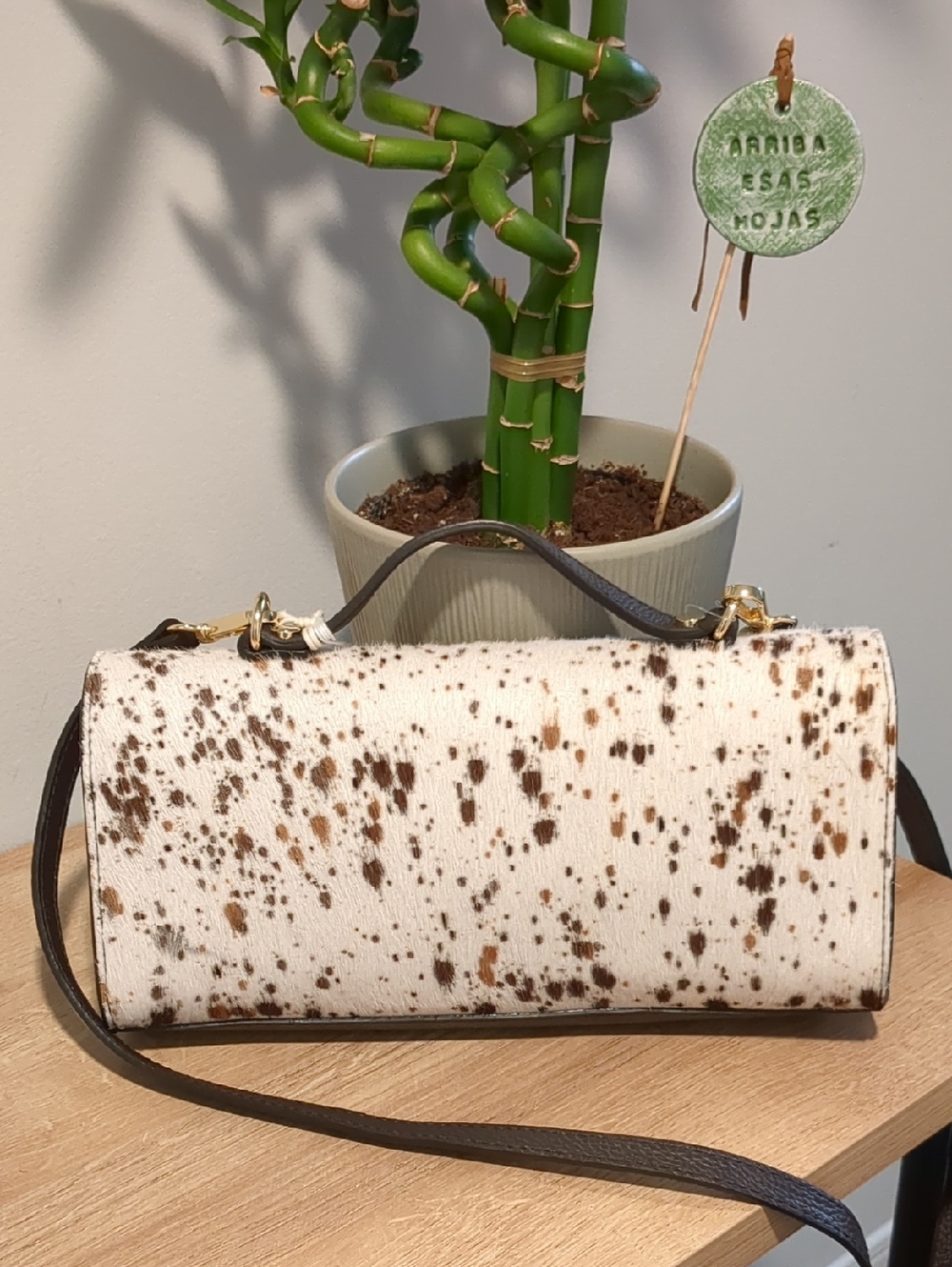 Women’s Italian Cowhide Speckled Crossbody Bag in White and Brown - Picture 2 of 8